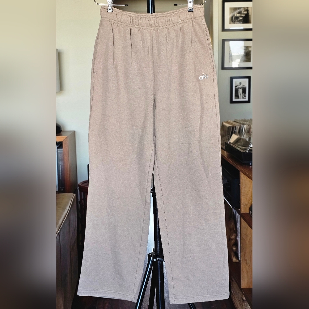 ALO Yoga Accolade Sweat Set in Gravel Size M - Picture 4 of 13